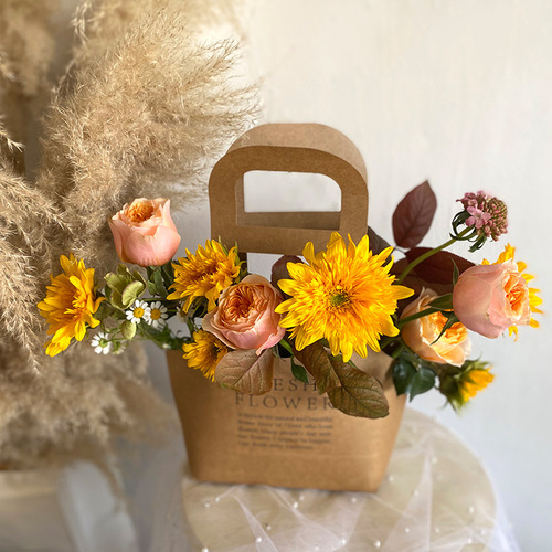 Hand-held flower box kraft paper flower bag hand-held flower basket paper flower arrangement box 38 Women's Day flower packaging bag hand bag