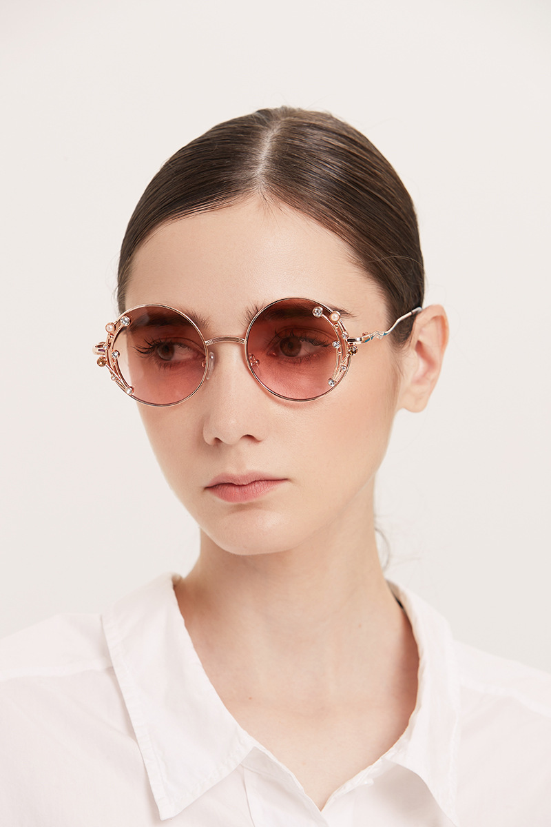 Round Mosaic Retro Fashion Ladies Sunglasses display picture 11