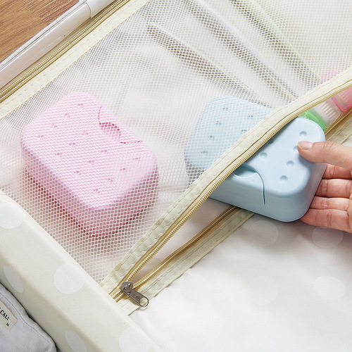 Travel portable soap box with lock and lid, sealed waterproof soap holder, soap box with absorbent sponge pad