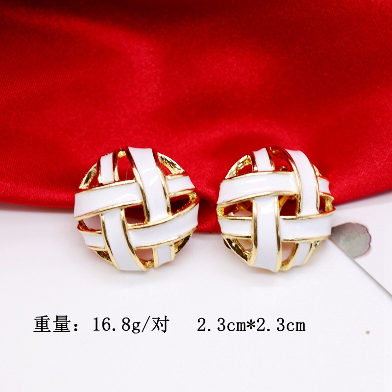 Round Hollow Staggered Ear Clip Silver Pin Ear Stud Drop Glaze Retro Earrings Wholesale Nihaojewelry display picture 1