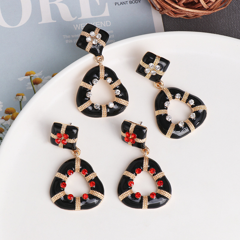 Alloy Oil Drop Diamond Earrings Geometric Metal Earrings display picture 2