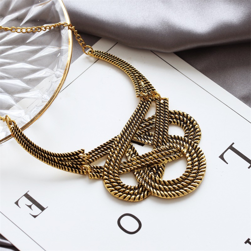 Retro Geometric Hollow U-shaped Necklace Sweater Chain Jewelry Wholesale display picture 2