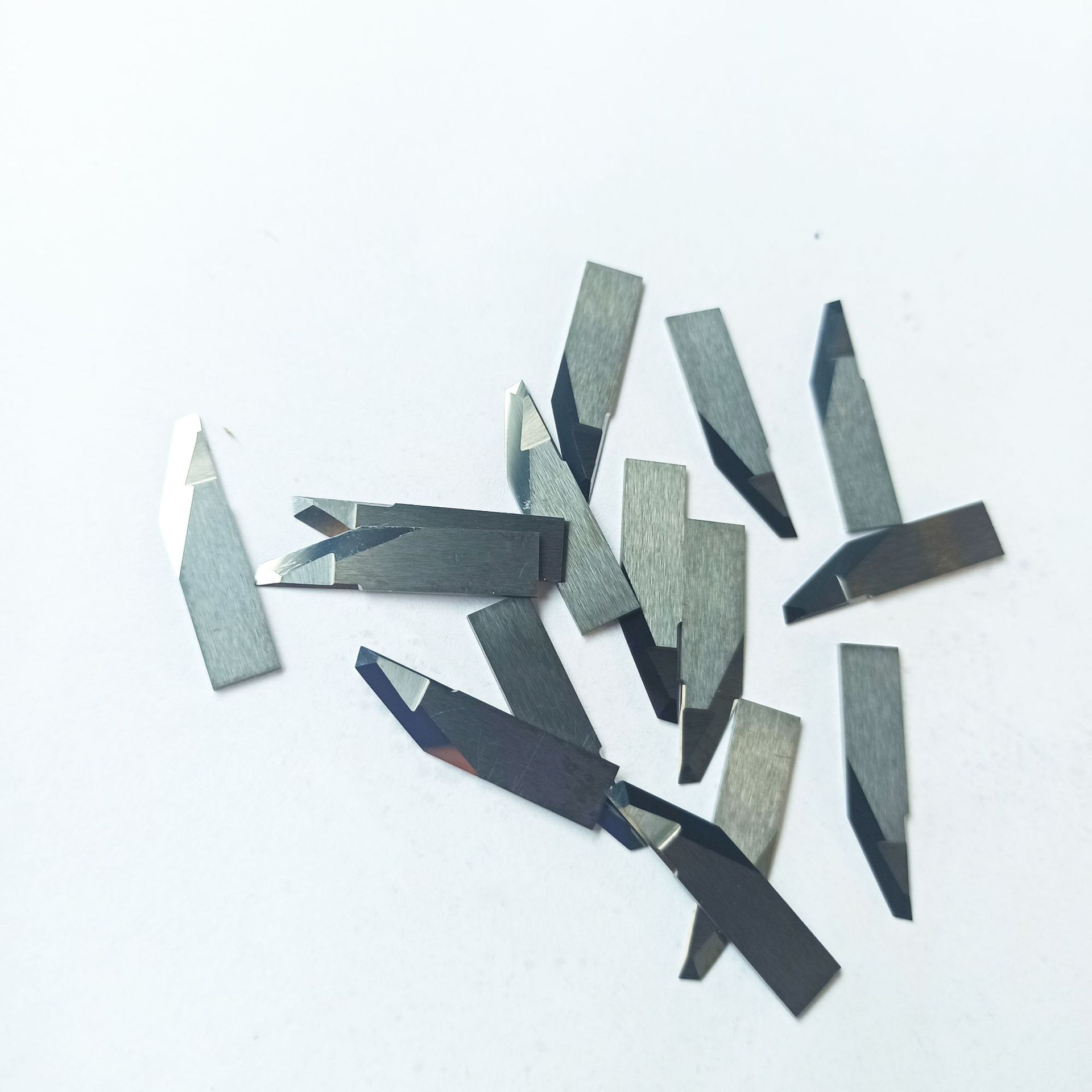 切削速度高刀刃干净锋利硬度高提高生产效率的硬质合金皮革刀片