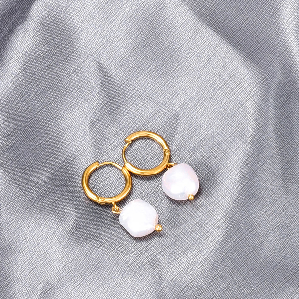 Wholesale Jewelry Pearl Geometric Round Titanium Steel Earrings Nihaojewelry display picture 4