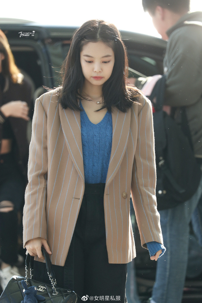 Balckpink Jennie Jinzhini Same item stripe suit coat fashion Small fragrant wind British style man 's suit