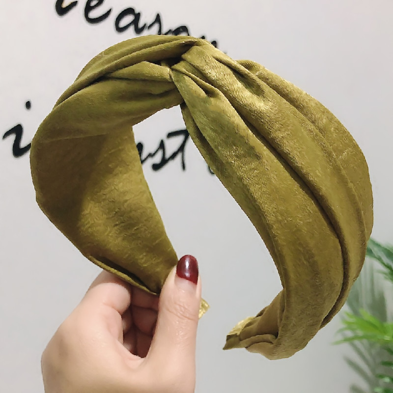 Korean Wave  Fashion Wide-brimmed Solid Color Cross-knotted Fabric Hair Accessories Mori Girl Hair Hoop Wholesale Nihaojewelry display picture 8