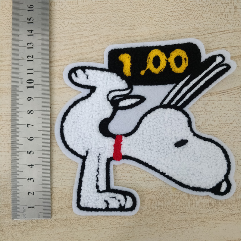 スヌーピー布ステッカー刺繍パッチバッジ子供服アクセサリー穴付きステッカー日本tシャツバッグ装飾diy
