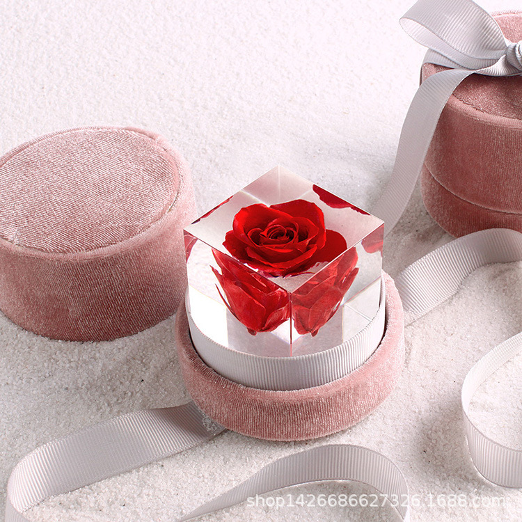 亞馬遜跨境樹脂工藝品粉色玫瑰女生日禮物永生花禮品車載擺件定制