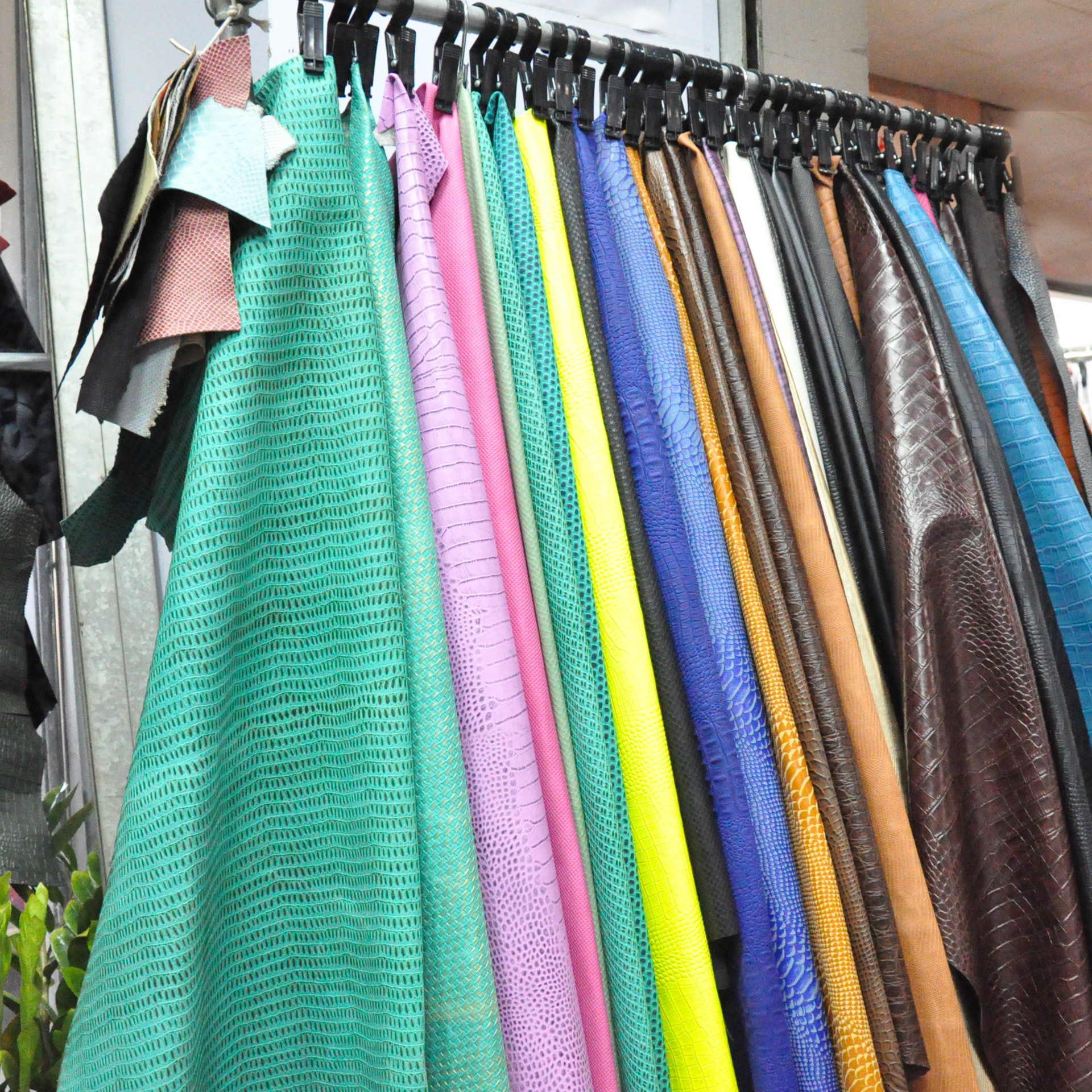 头层 蜥蜴纹 牛皮 皮料 批发 箱包用 整张 头层 牛皮革