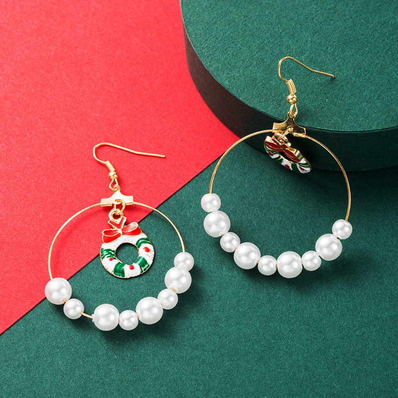 Fashion  Big Circle Pearl Christmas Earrings display picture 2