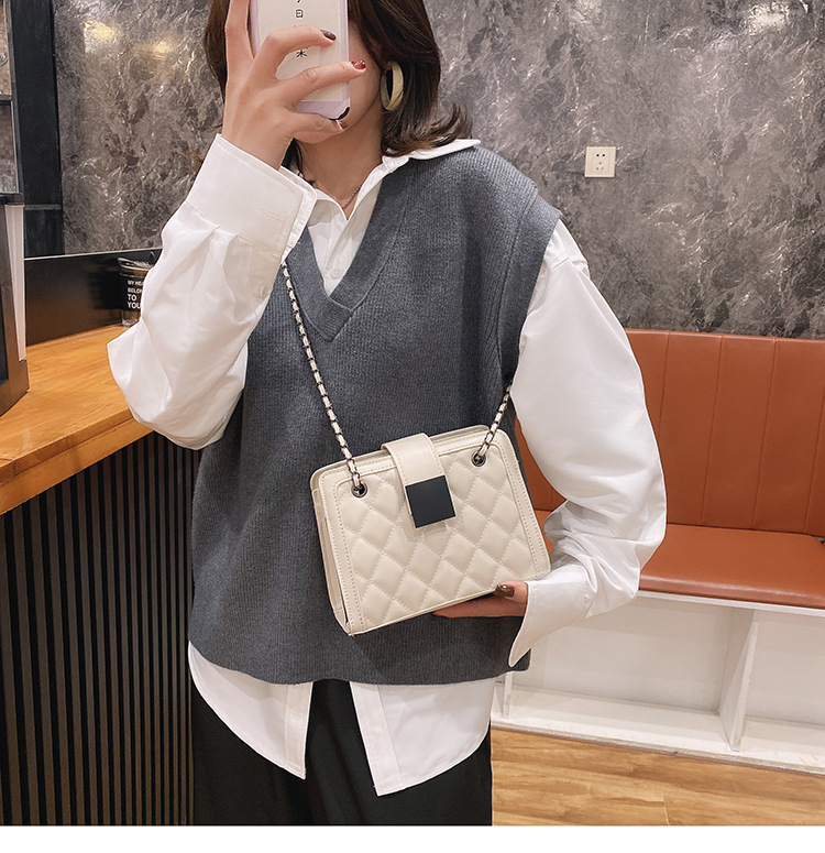 Fashion One-shoulder Messenger Rhombic Small Square Bag display picture 11