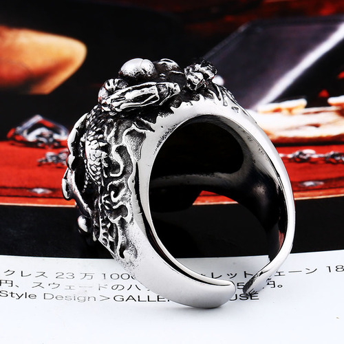 beier European and American retro jewelry wholesale titanium steel men's ring punk domineering skull stainless steel ring