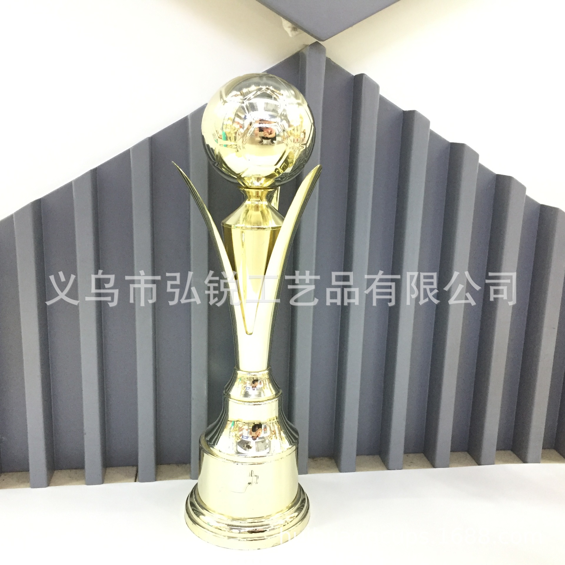 Hot-selling wholesale football plastic trophies, sports competition children's prizes, commemorative awards, and creative customizable logos detail image 2