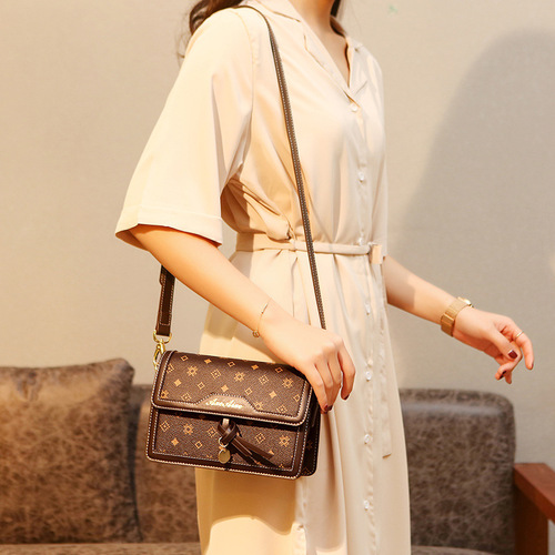 新款包包女士小方包韩版时尚百搭简约单肩包斜挎女包老花包