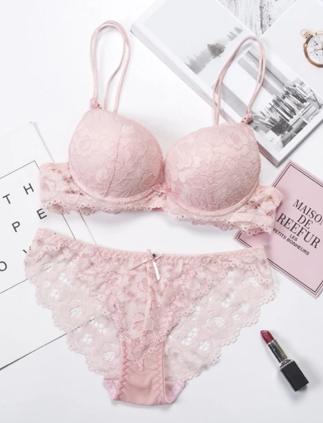 Ventas directas de la fábrica las mujeres europeas y americanas sexy encaje sujetador traje ropa interior belleza volver profundo V pequeño pecho push up cómodo transpirable