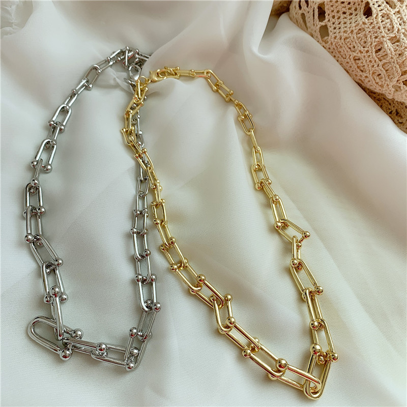 U-shaped Thick Necklace display picture 5