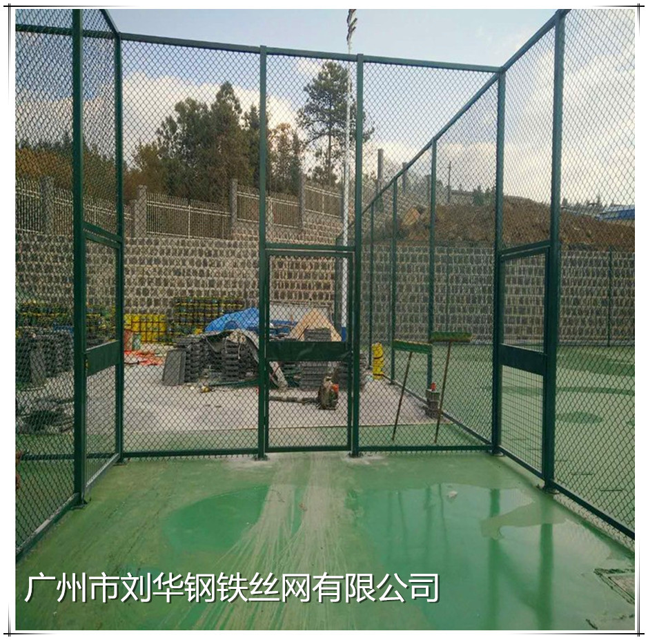 厂家批发 护栏网 勾花菱形球场围栏防护网 PVC铁丝包塑绿色勾花网