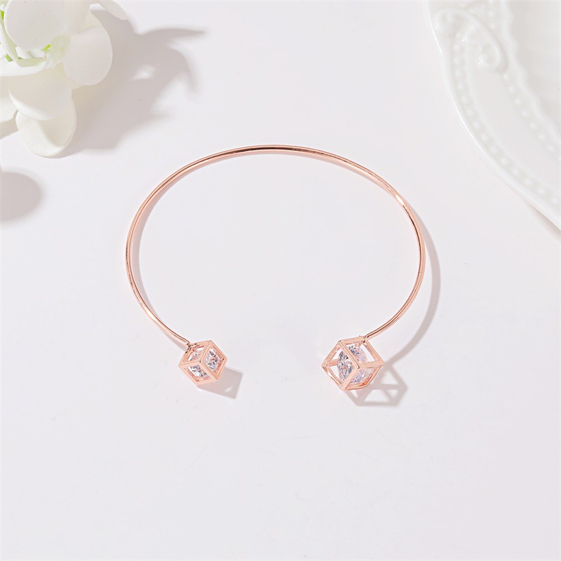 New bracelet nihaojewelry wholesale simple metal square bracelet temperament zircon geometric openin