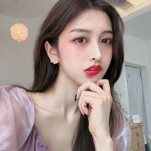 �¿����Ů����Բ������С����Ůѧ�������Լ����ʱ�ж��ζ�׹Ů