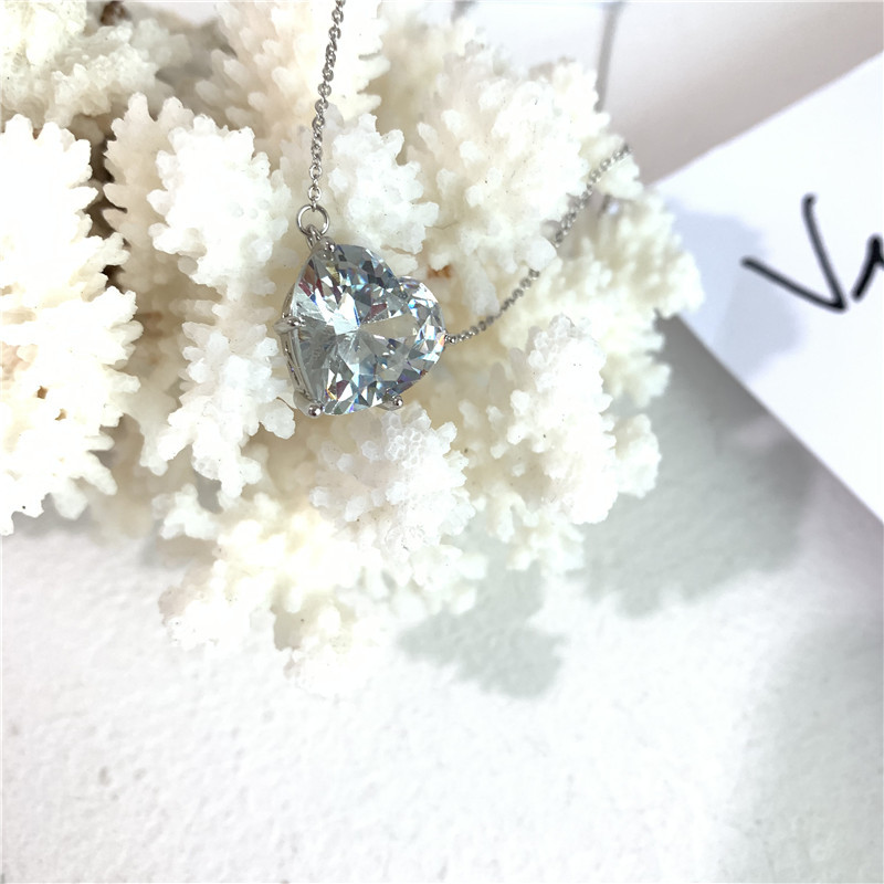 Korea Versatile Large Diamond Love Necklace Clavicle Chain Small Waist Necklace Wholesale Nihaojewelry display picture 7