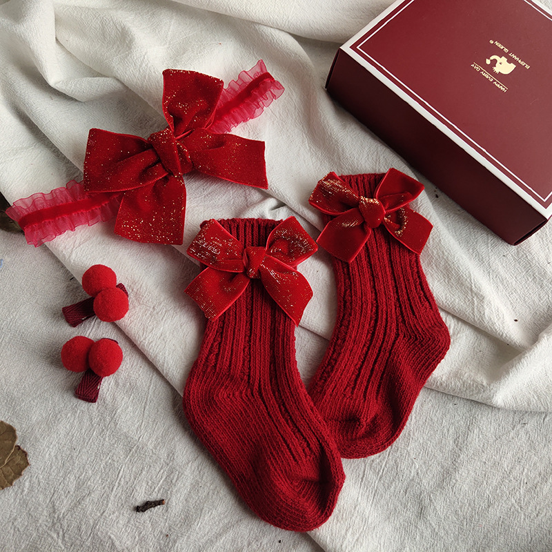 스파클링 골드 선물 상자 (양말 + 헤어밴드 + 머리핀)