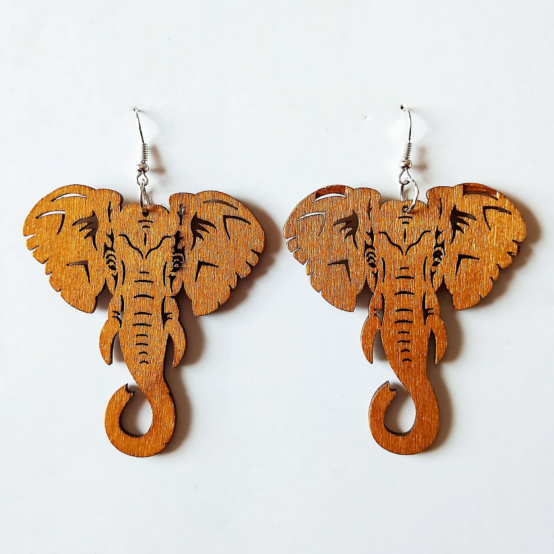 Boucles D'oreilles En Bois D'éléphant Creux À La Mode display picture 8