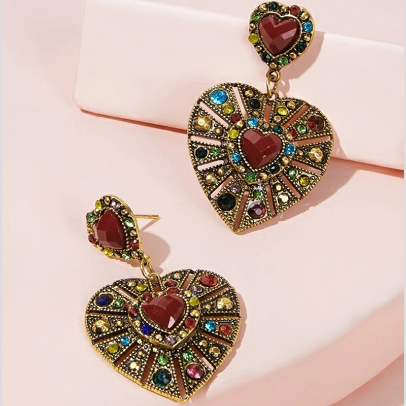 Boucles D&#39;oreilles À Pendentif Diamant Couleur Coeur Rétro display picture 2