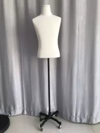 模特;展示衣架;纸袋