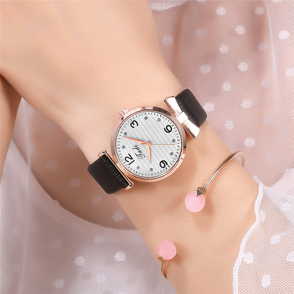 Korean Fashion Quartz Casual Belt Watch Temperament With Diamond Digital Face Women&#39;s Wrist Watch Wholesale Watch display picture 13