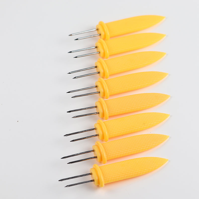 Directo de fábrica de acero inoxidable Tenedor de maíz palo barbacoa aguja de maíz anti-scald barbacoa tenedor de carne Tenedor de fruta