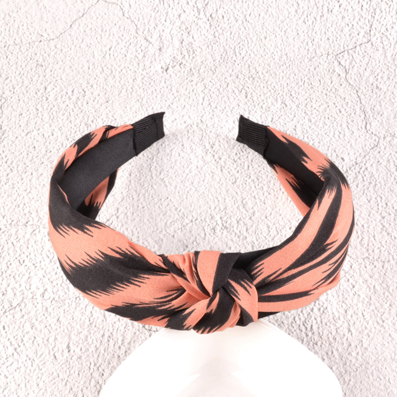 Simple Knotted Leopard Print Headband display picture 10