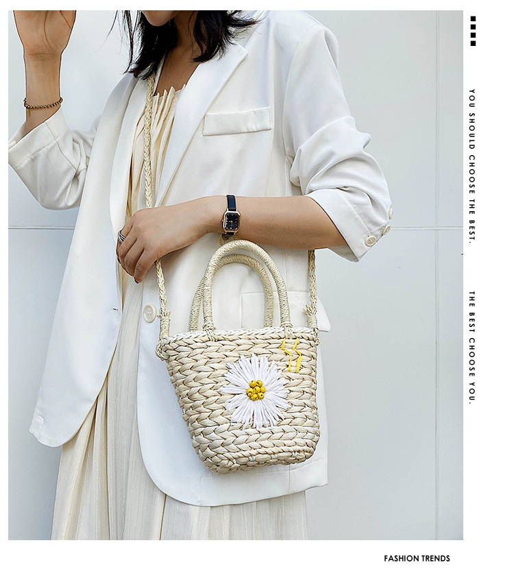 Small daisy handwoven embroidery bag summer new corn fur woven bag portable messenger small bag  wholesale nihaojewelry NHGA220915picture1