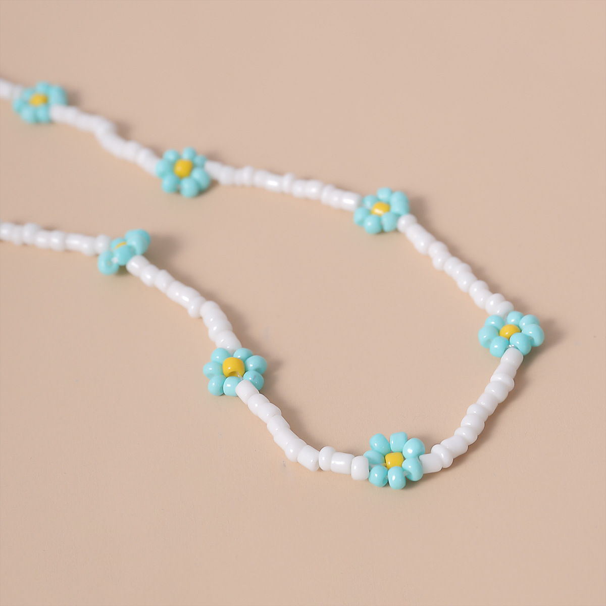 Creative Jewelry Small Daisy Necklace Simple Rice Bead Necklace Wholesale Nihaojewelry display picture 30