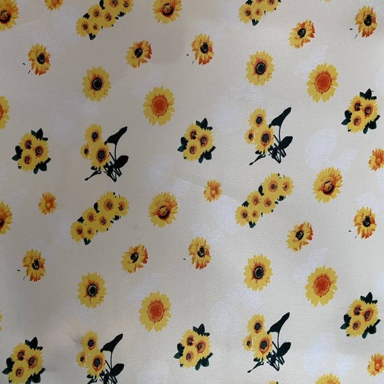 A large amount of color-printed foam is in stock and available for wholesale. We accept 100% polyester fabric and printed fabric for luggage detail image 4