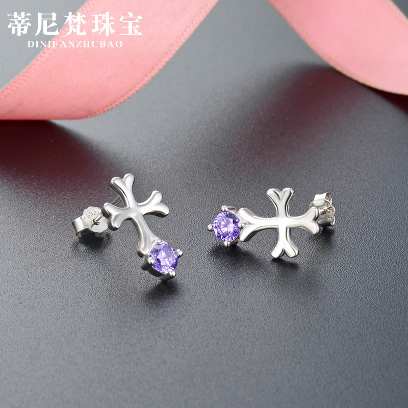 Amatista sintética s925 pendientes de plata Cruz elegante temperamento Super hadas moda femenina pendientes fuente al por mayor