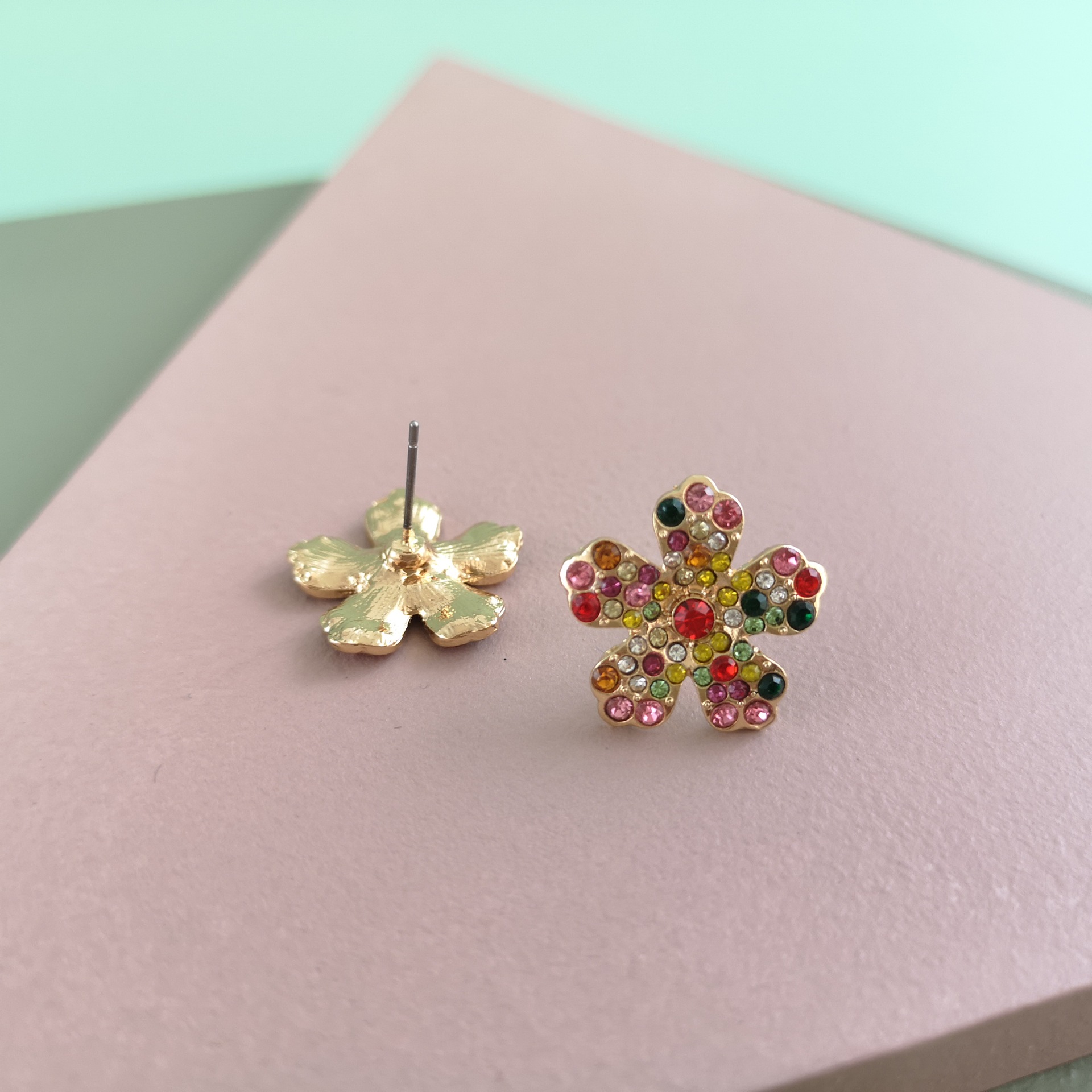 Nueva Moda Flores Pendientes De Diamantes Simples Para Mujeres Al Por Mayor display picture 7