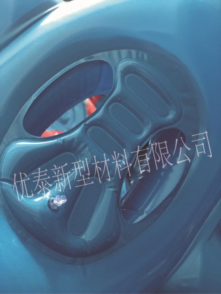 10712798534_725389063