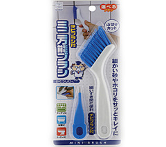 Japanese imported KOKUBO cleaning brush for window sills and door gaps, creative home supplies convenient tile gap brush
