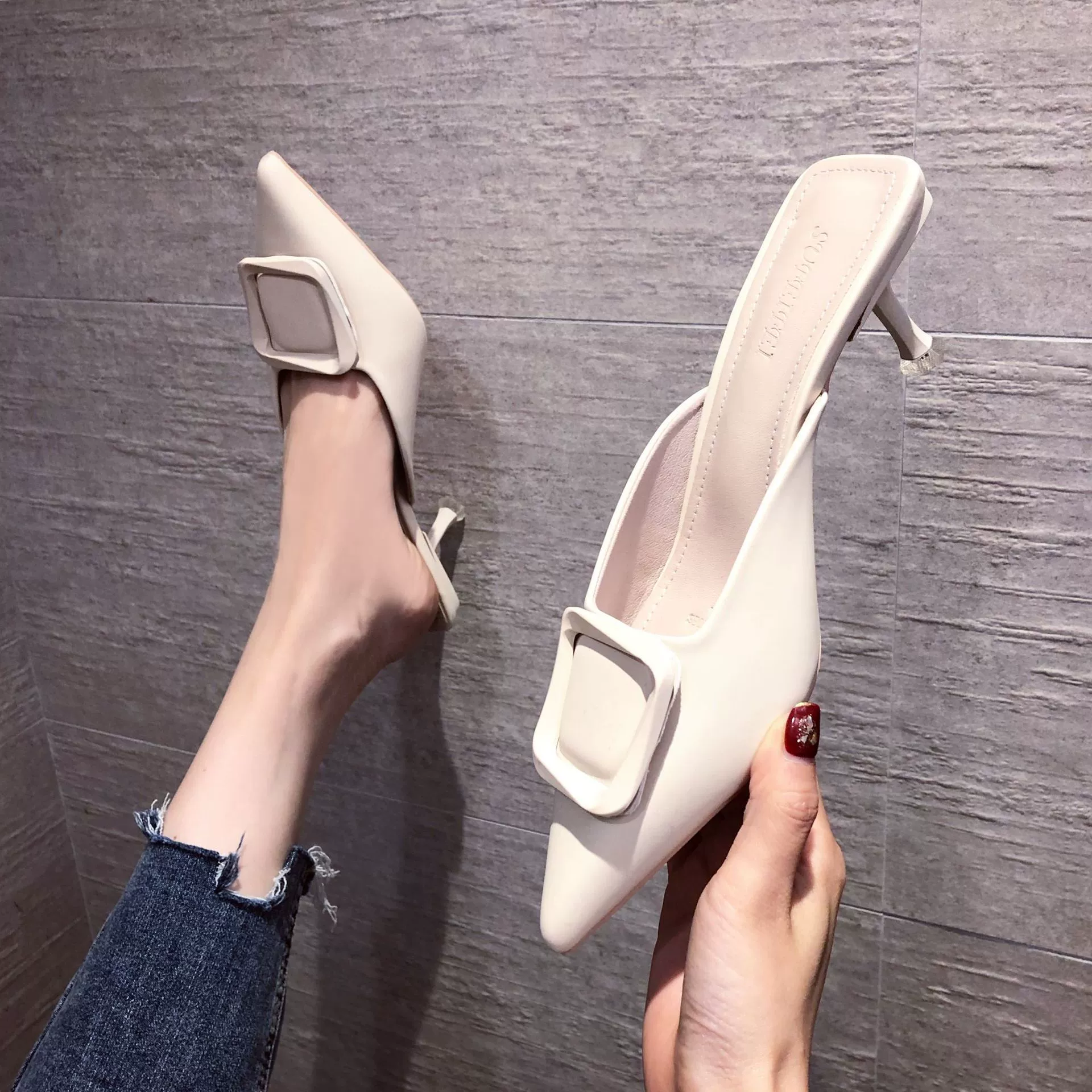 338-33 Factory Outlet Женские остроконечные туфли на тонком каблуке с мелким ртом Баотоу Повседневные сандалии на высоком каблуке для девочек