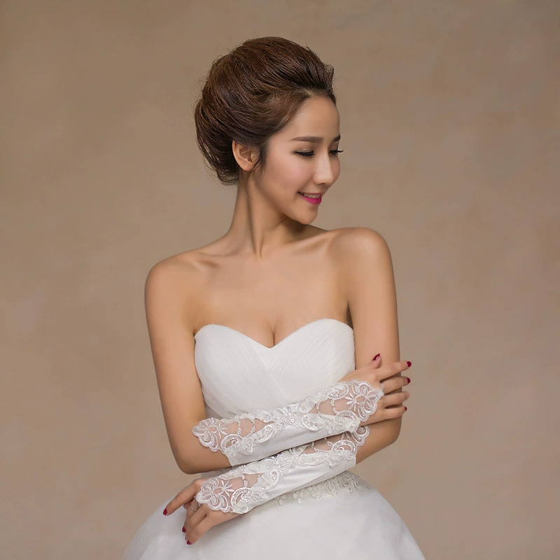 Black gloves for bride
