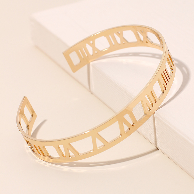 Römische Digitale Offene Armbänder Frauen Trend Ins Europäische Und Amerikanische Stil Frauen Golden Hohle Geometrische Unregelmäßige Armband Schmuck display picture 31