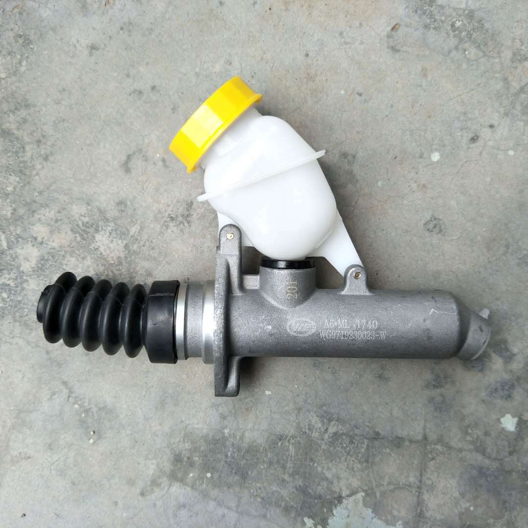 离合器总泵 WG9719230023-WA7  带杯 铝2
