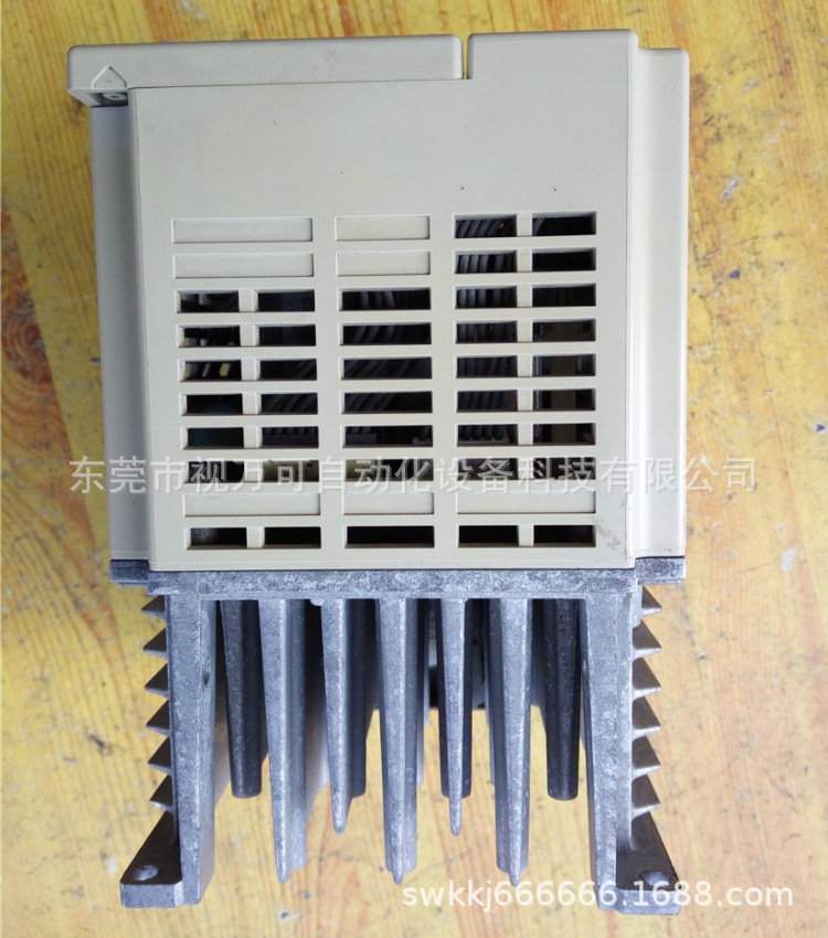 供应原装正品安川YASKAWA变频器 CLMR-V7AT41P5 实拍现货议价