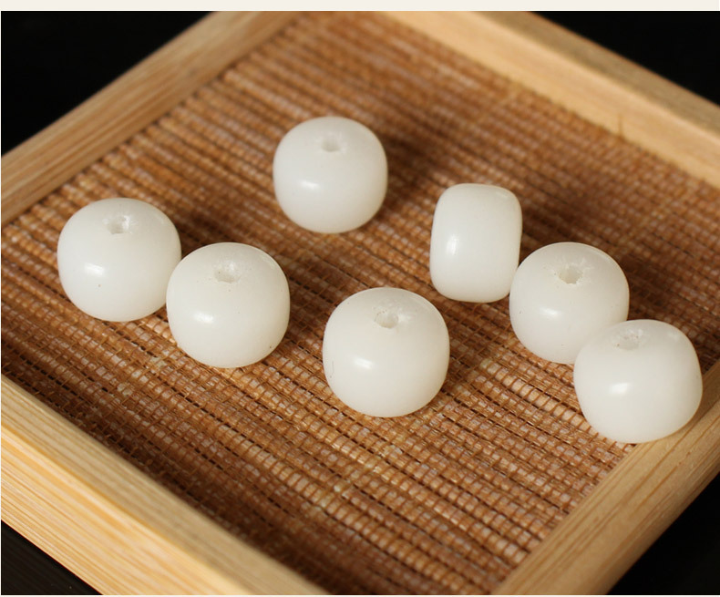 白玉菩提桶珠_13.jpg