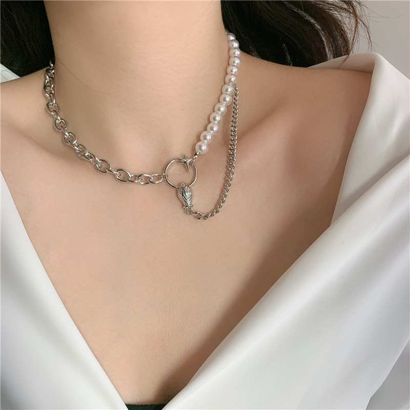 Fashion Snake Head Star Pearl Chain Stitching Short Clavicle Chain Necklace display picture 3