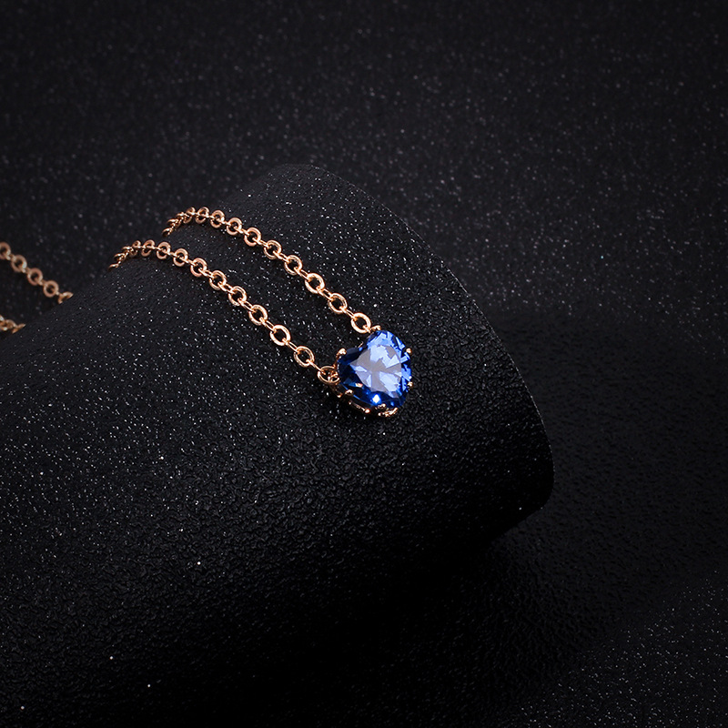 New Products Simple Alloy Chain Crystal Necklace Color Fashion Heart-shaped Zircon Clavicle Chain Wholesale Nihaojewelry display picture 8