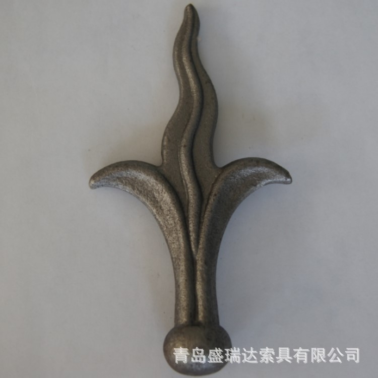 厂家大量加工各种五金铁艺锻造栏杆焊接丈八蛇矛，枪头，实心美观