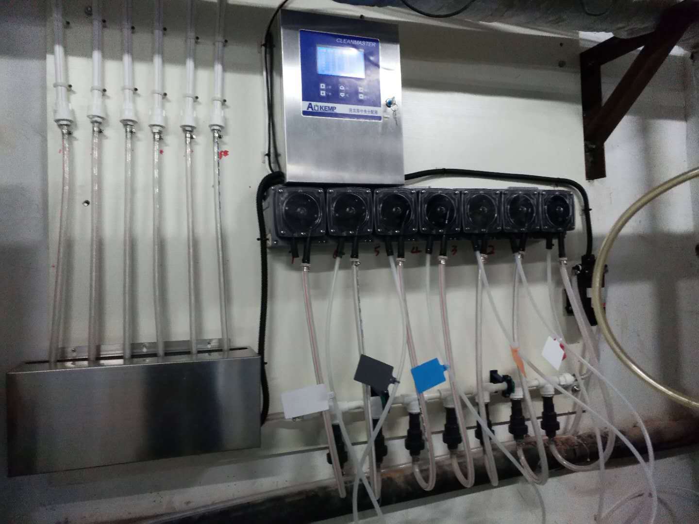 一拖四洗衣房液体分配器 central laundry dispenser