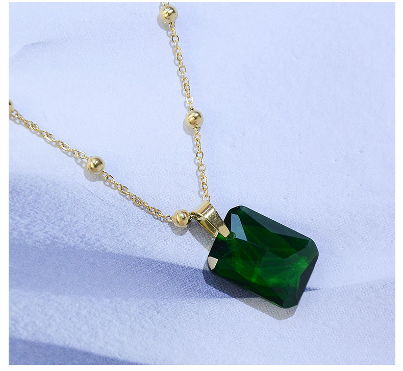 Retro Light Luxury All-match Peacock Emerald Gem Pendant Minimalist Titanium Steel Necklace display picture 2