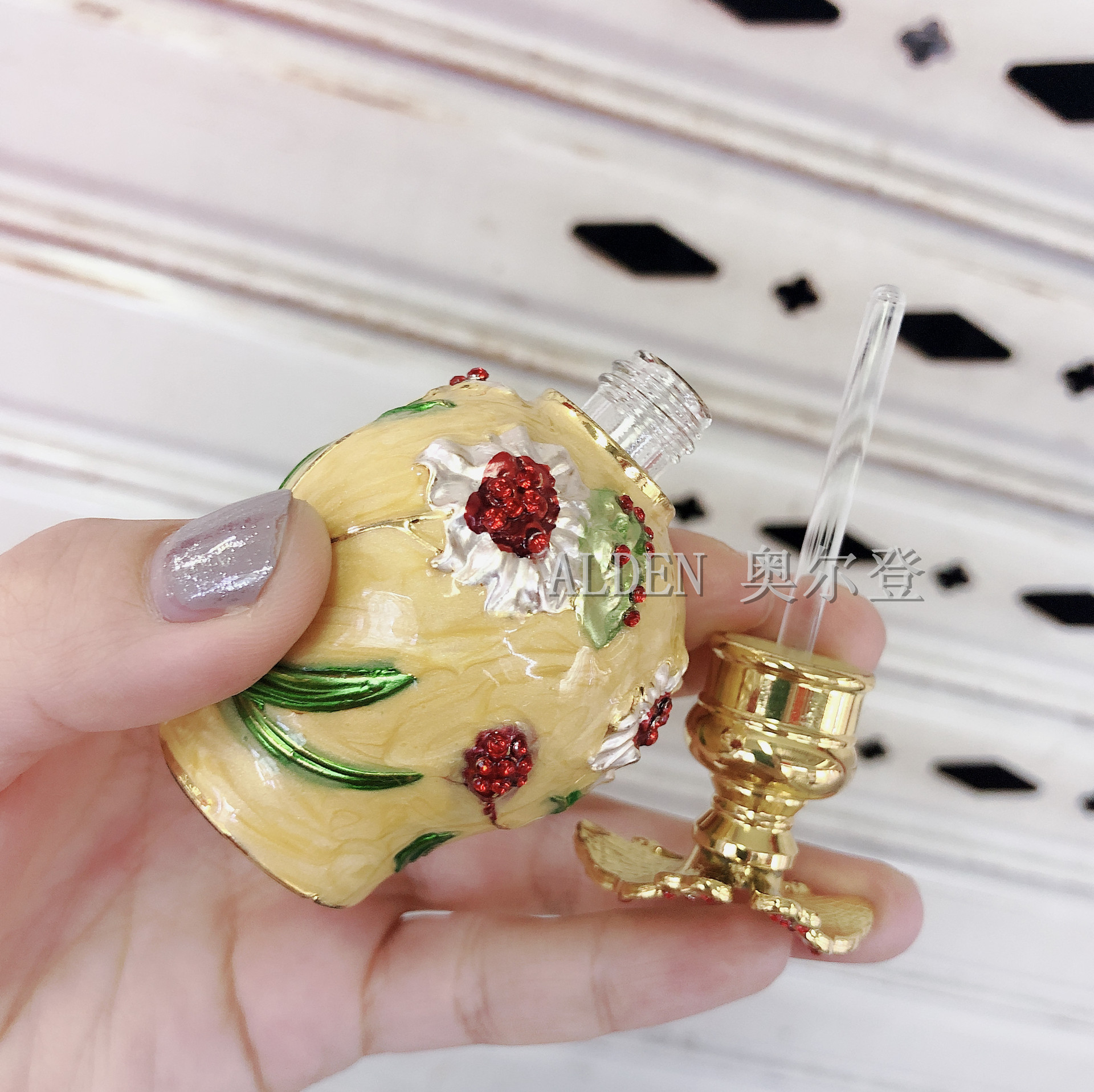 12ML Golden Butterfly Metal Perfume Essential Oil round bottle, multi-color tattoo colorant glass perfume bottle, direct sales in stock detail image 6
